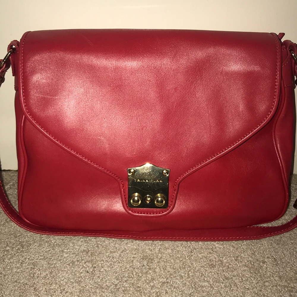 EXCELLENT CONDITION TRINA TURK RED SHOULDER PURSE
